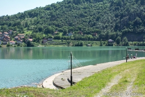 Можно прыгнуть в воду с вышки