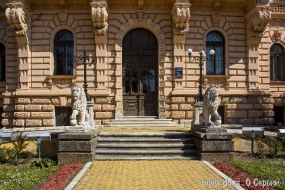 Патриарший двор