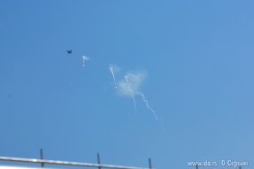 F-16 датских ВВС отстреливает ИК-ловушки